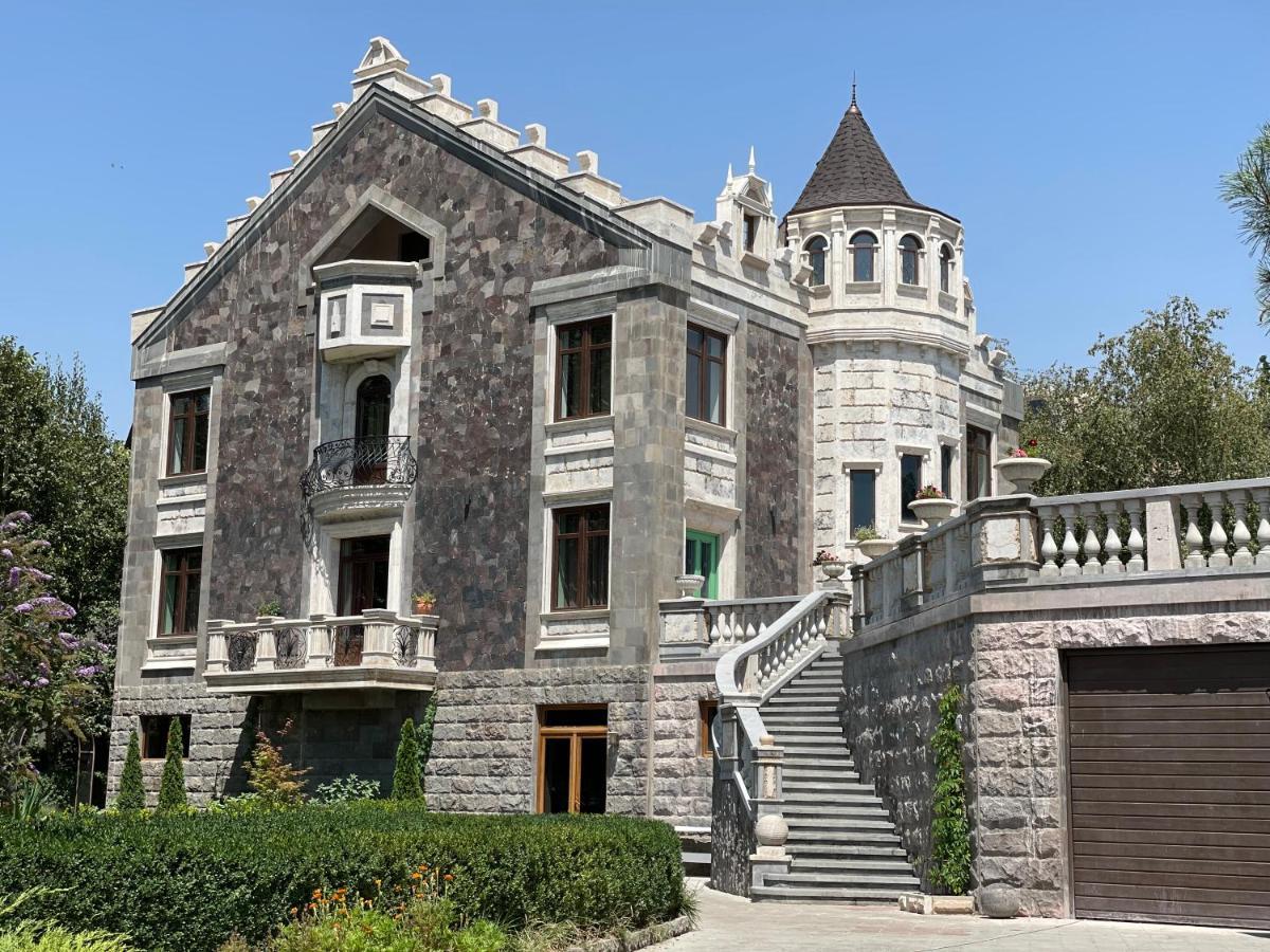 X Hotel Erivan Dış mekan fotoğraf